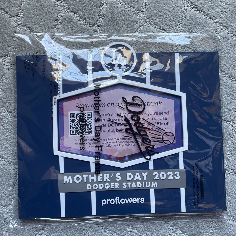 NWT. Dodger Stadium Mother’s Day photo frame